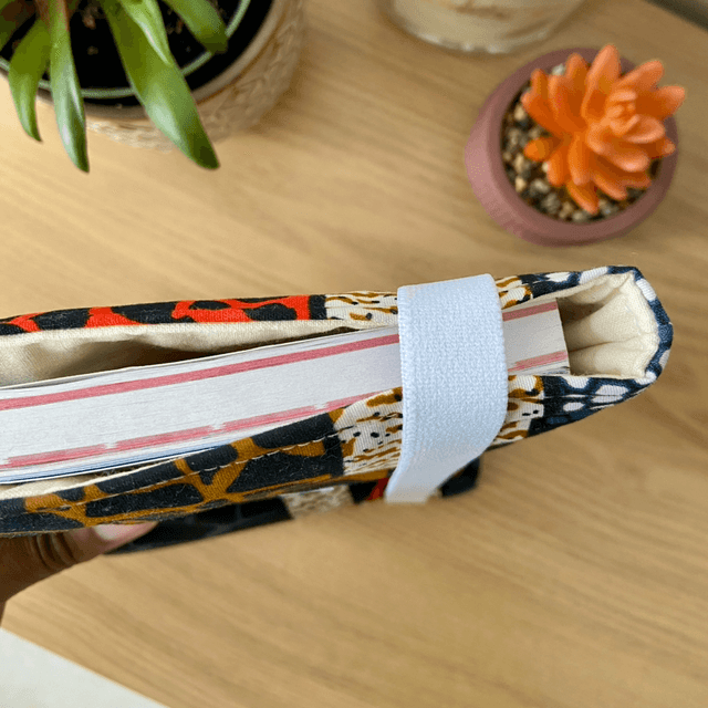 Pochette de livre/liseuse - Motifs marron/rouge